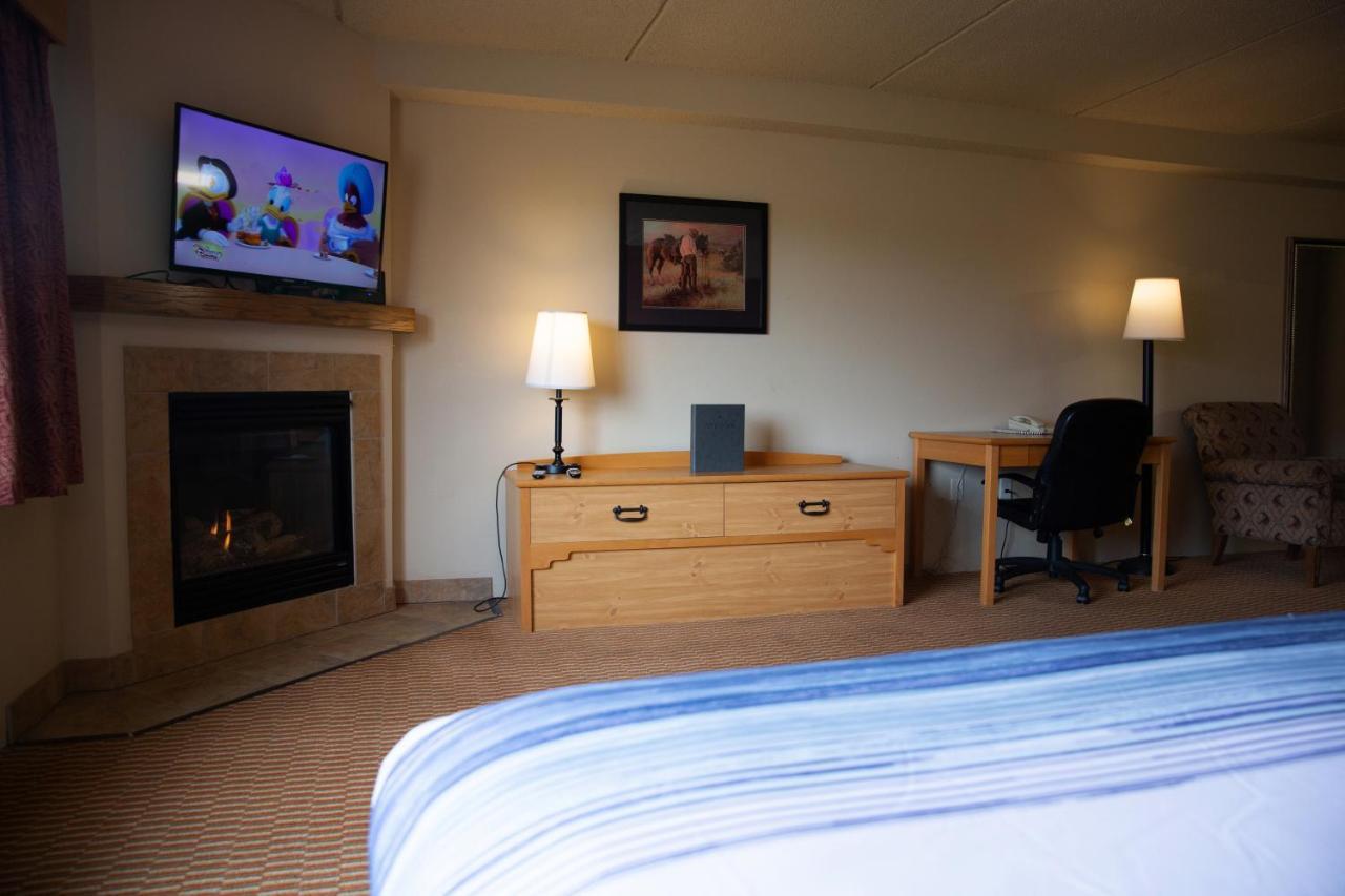 Americinn By Wyndham Pampa Event Center Экстерьер фото