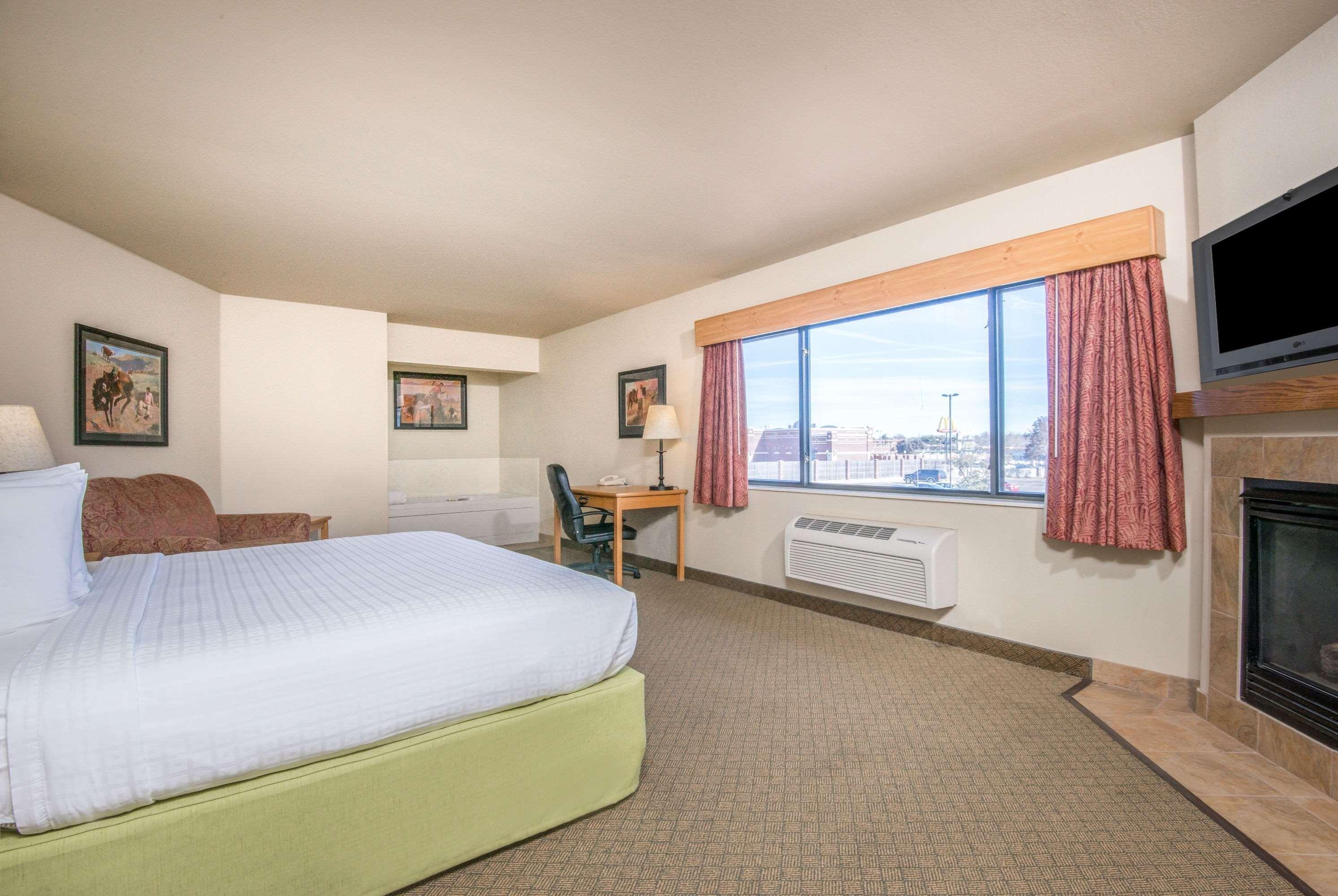 Americinn By Wyndham Pampa Event Center Экстерьер фото