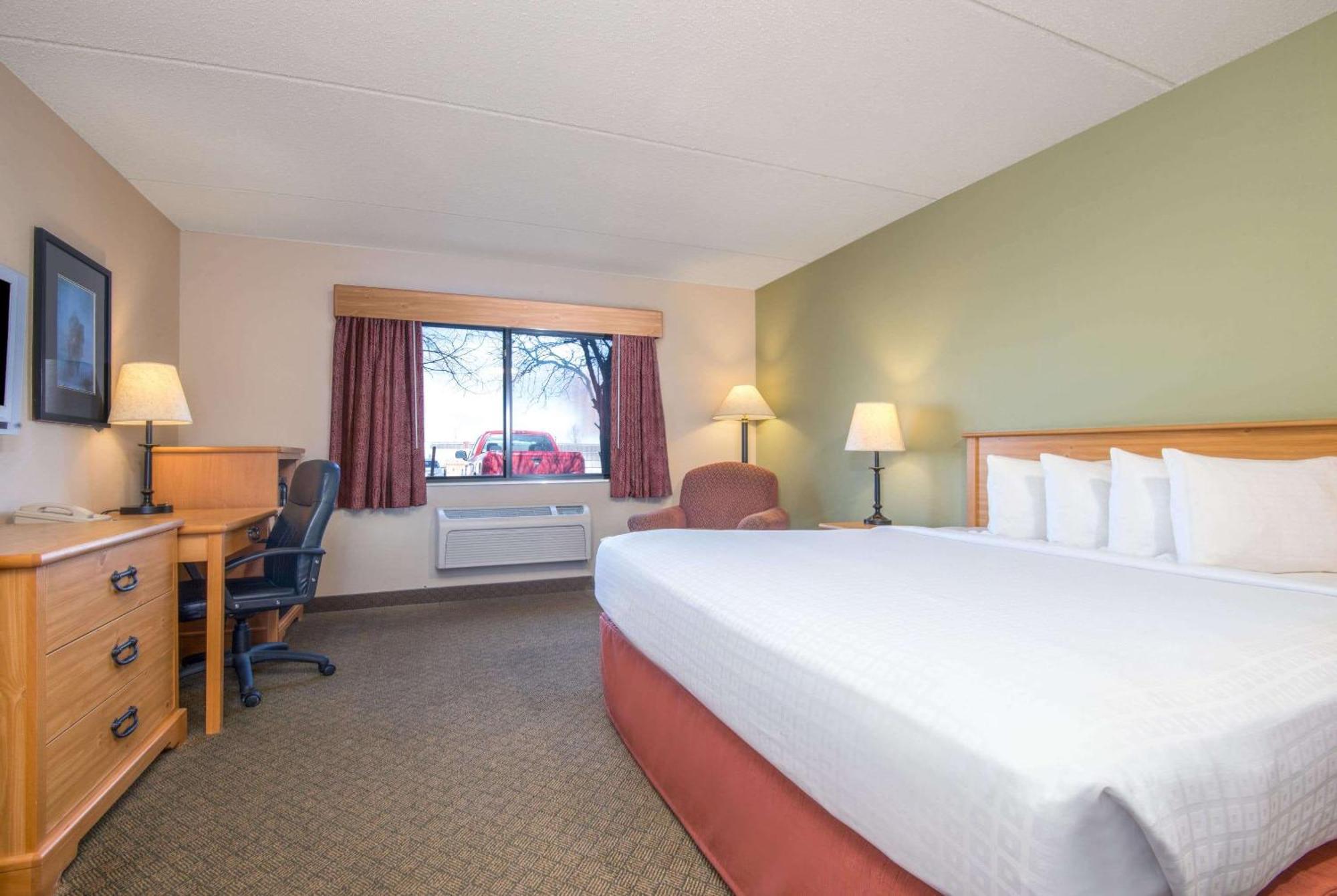 Americinn By Wyndham Pampa Event Center Экстерьер фото